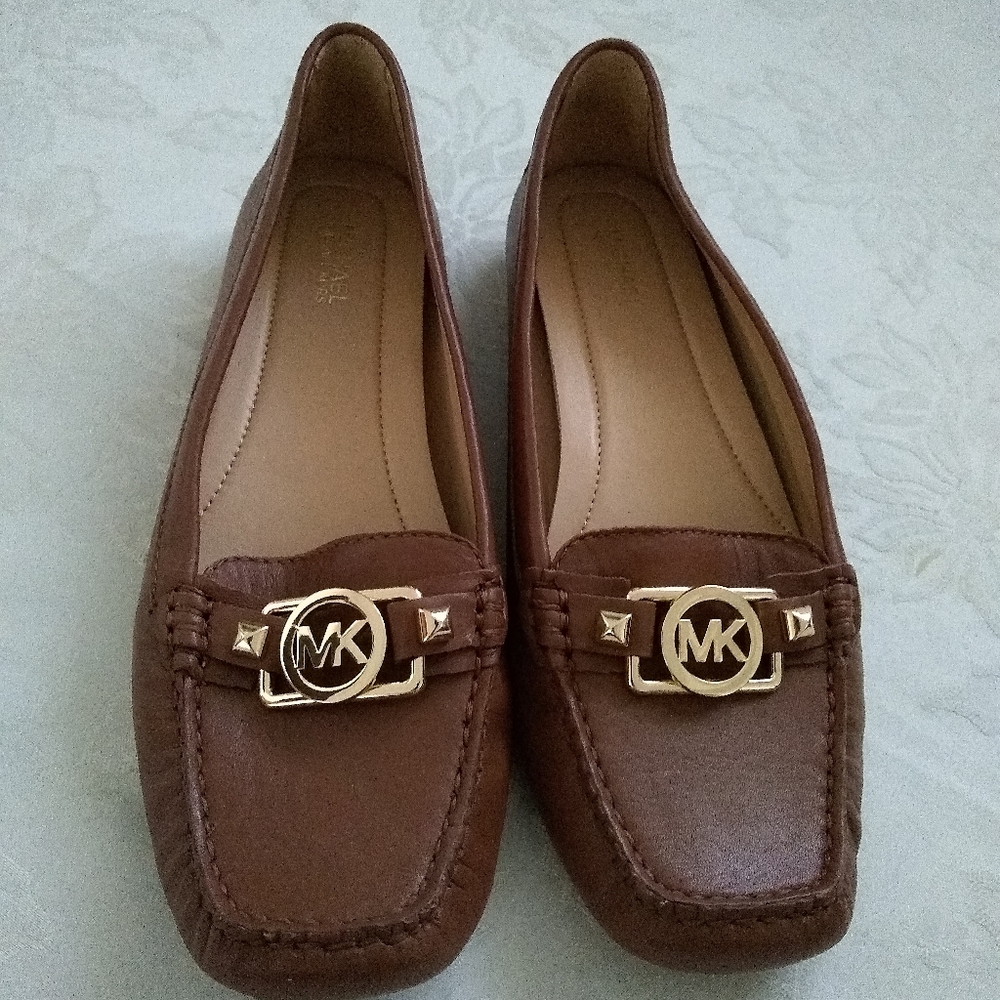 New🎀 Michael Kors leather gold metal logo charm